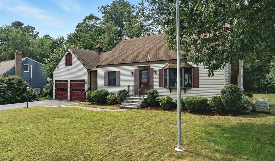 41 Tercentennial Dr, Billerica, MA 01821 - 3 Beds, 2 Bath