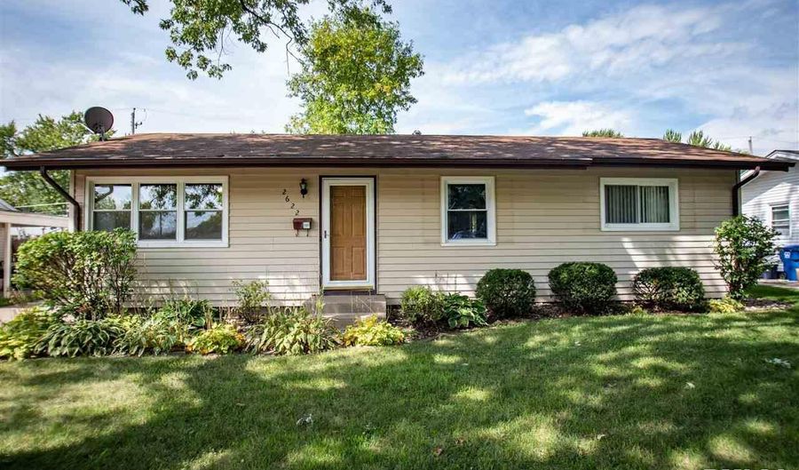 2622 HOLLY Dr, Bettendorf, IA 52722 - 3 Beds, 0 Bath