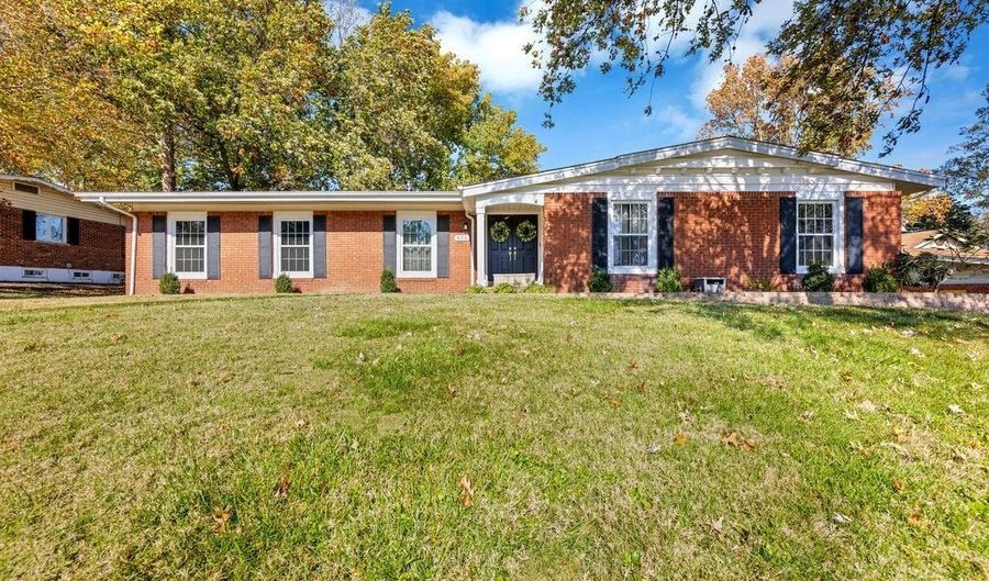 834 Westwood Dr, Ballwin, MO 63011 - 3 Beds, 2 Bath