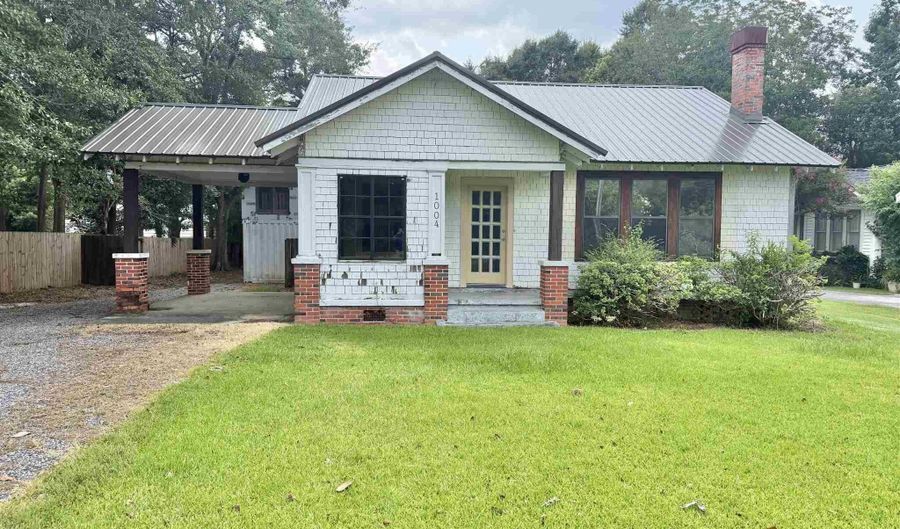 1004 S Pensacola Ave, Atmore, AL 36502 - 4 Beds, 2 Bath