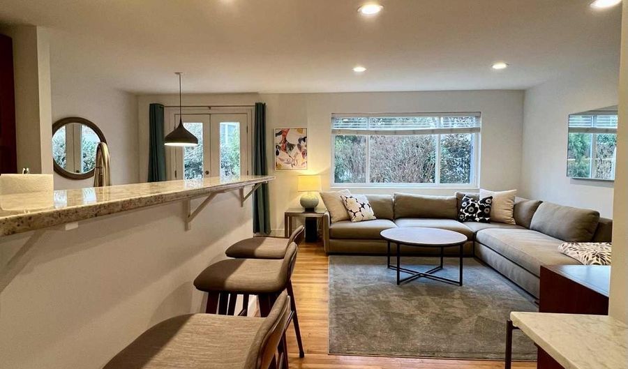 4118 18TH Road N Unit Middle Floor Middle Floor, Arlington, VA 22207 - 2 Beds, 2 Bath