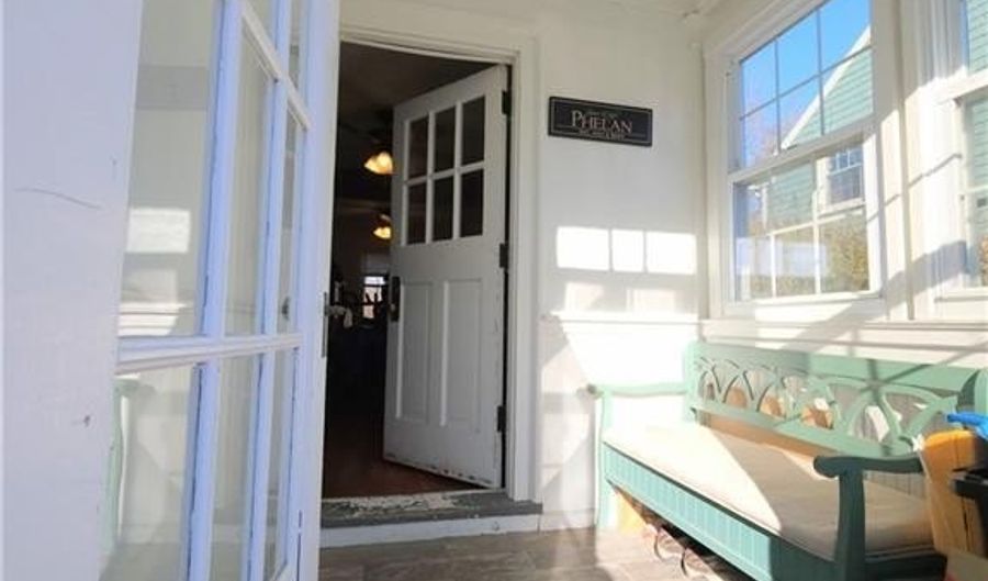 73 Old Fort Rd, Newport, RI 02840 - 4 Beds, 2 Bath