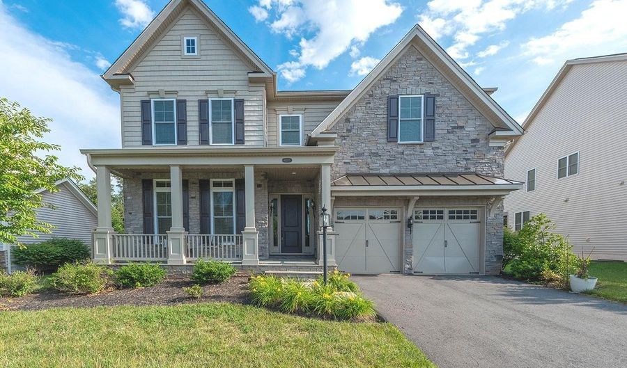 41245 STAGS LEAP Dr, Aldie, VA 20105 - 4 Beds, 5 Bath