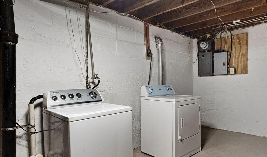 701 11th St NW, Austin, MN 55912 - 3 Beds, 1 Bath