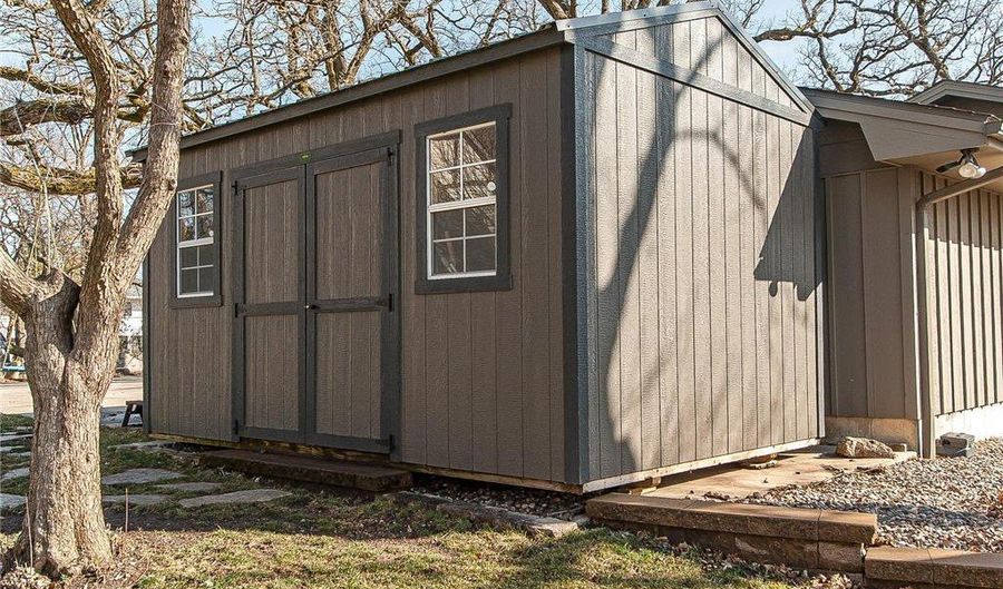 701 4th St SW, Austin, MN 55912 - 6 Beds, 5 Bath