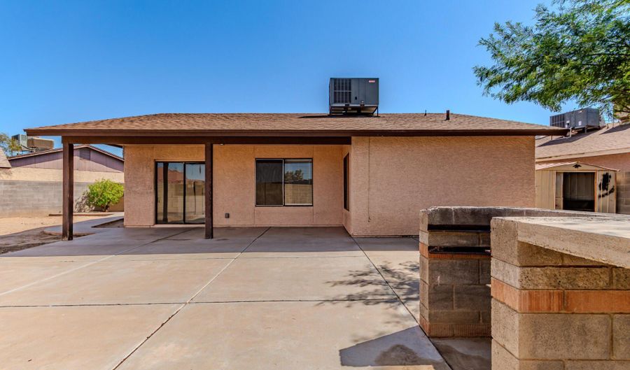 912 N 1ST St, Avondale, AZ 85323 - 3 Beds, 2 Bath