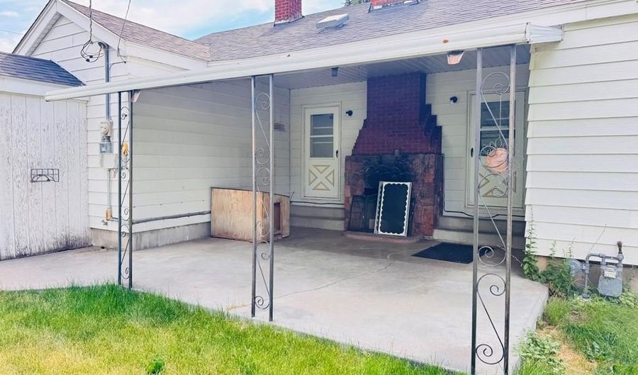 321 S Stout Ave, Blackfoot, ID 83221 - 3 Beds, 1 Bath
