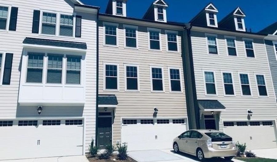 1012 Lathrop Ln, Apex, NC 27523 - 4 Beds, 4 Bath