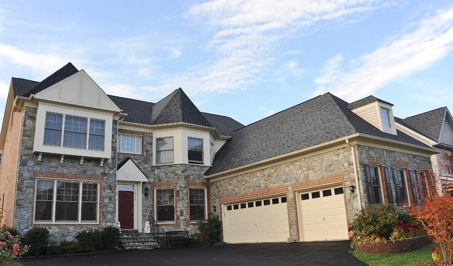 7582 VENTURE Dr, Alexandria, VA 22315 - 1 Beds, 1 Bath
