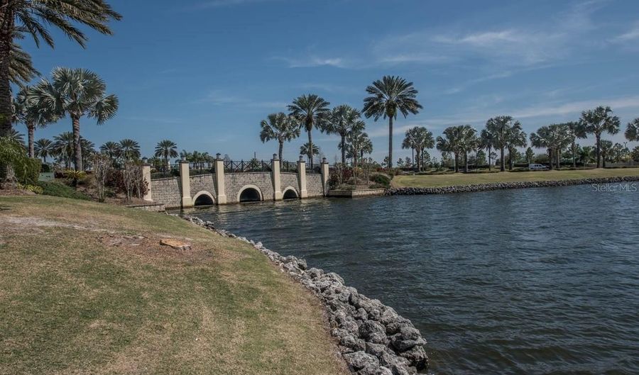 623 WINTERSIDE Dr, Apollo Beach, FL 33572 - 4 Beds, 3 Bath