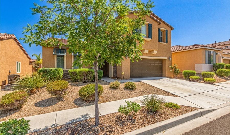 9221 Thunder Falls Ct, Las Vegas, NV 89149 - 3 Beds, 3 Bath