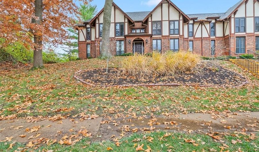 1026 Kehrs Mill Rd 4, Ballwin, MO 63011 - 2 Beds, 2 Bath