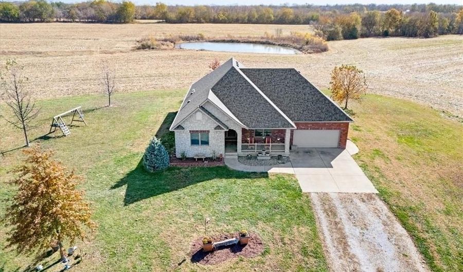 33415 S State Rt T Hwy, Archie, MO 64725 - 3 Beds, 2 Bath