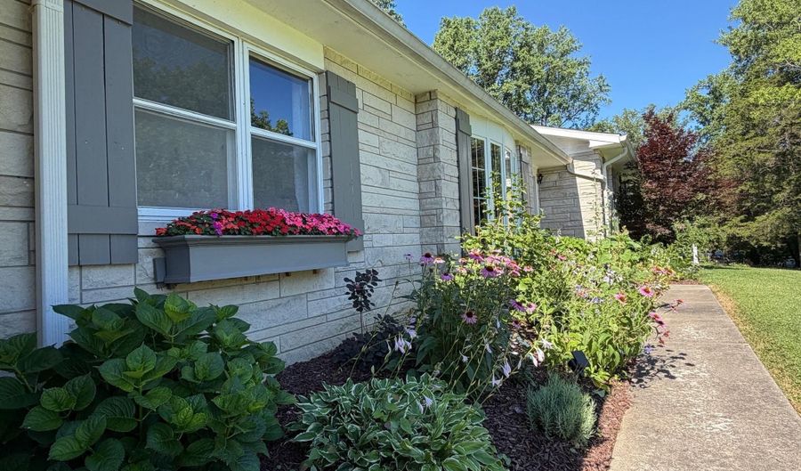 88 Northern Hills Dr, Bedford, IN 47421 - 4 Beds, 4 Bath