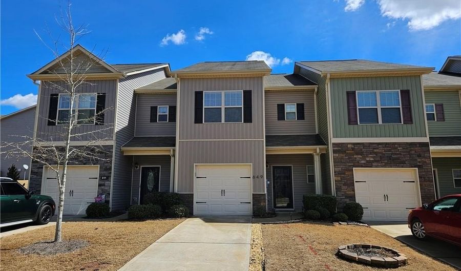 649 Oakside Pl, Acworth, GA 30102 - 3 Beds, 3 Bath