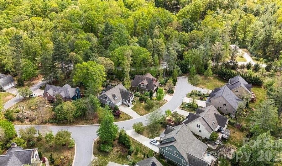 15 Quail Hollow Dr, Arden, NC 28704 - 4 Beds, 3 Bath