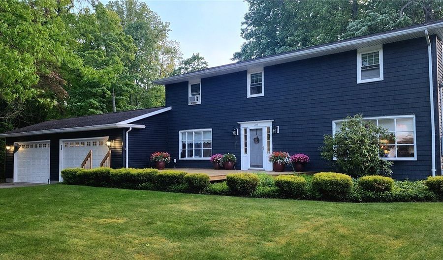 1629 Winterhaven Ave, Ashtabula, OH 44004 - 6 Beds, 3 Bath