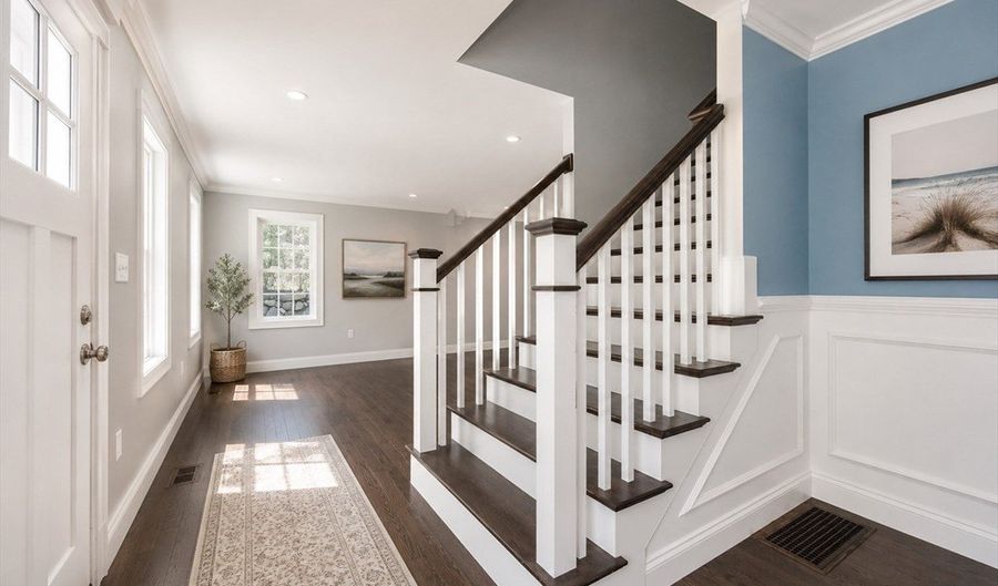 122 Canal St, Blackstone, MA 01504 - 4 Beds, 2 Bath