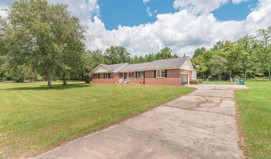 33 Laurel St, Barnwell, SC 29812 - 4 Beds, 3 Bath