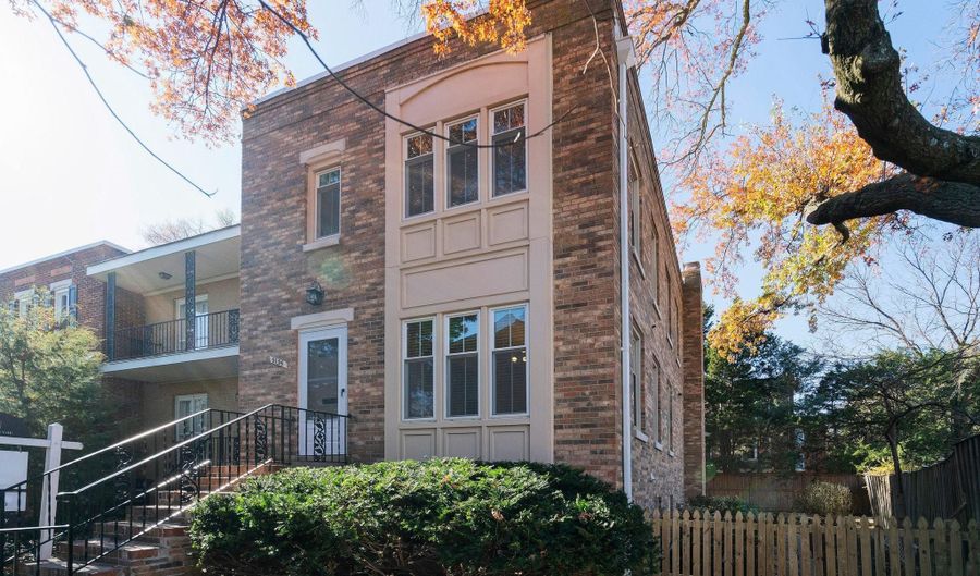 3135 14TH St S, Arlington, VA 22204 - 4 Beds, 4 Bath
