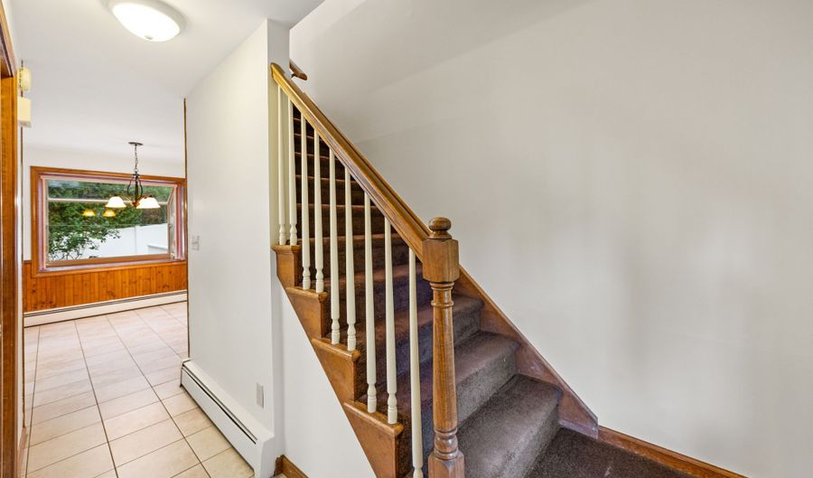 14 Colonial Ct, Cheshire, CT 06410 - 3 Beds, 3 Bath