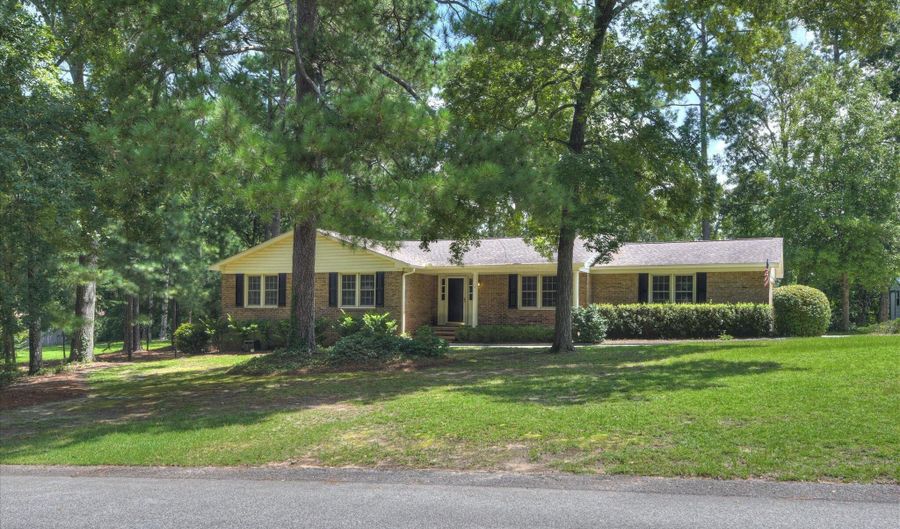 10 Deerwood Dr, Aiken, SC 29803 - 3 Beds, 2 Bath