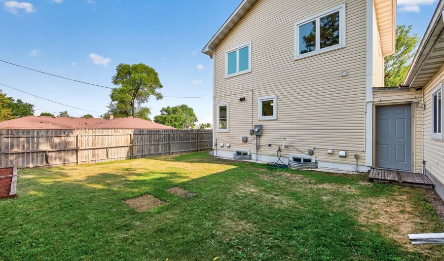 208 Clay St, Anoka, MN 55303 - 3 Beds, 3 Bath
