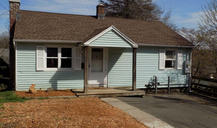 28 Colony St, Bristol, CT 06010 - 2 Beds, 2 Bath