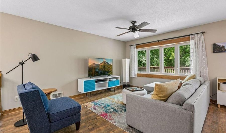 13927 Herald Ct, Apple Valley, MN 55124 - 3 Beds, 2 Bath