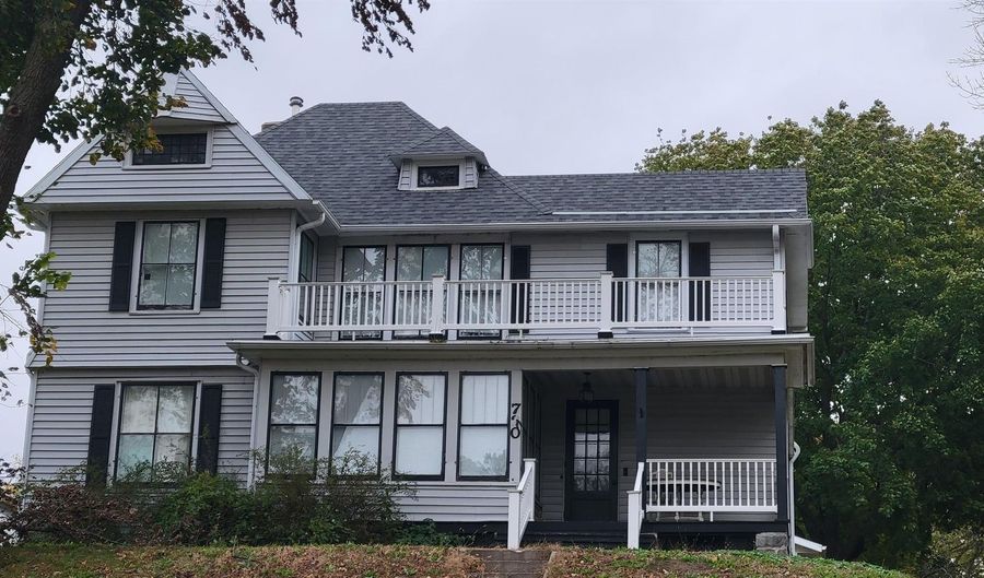 720 N Thorington St, Algona, IA 50511 - 4 Beds, 3 Bath