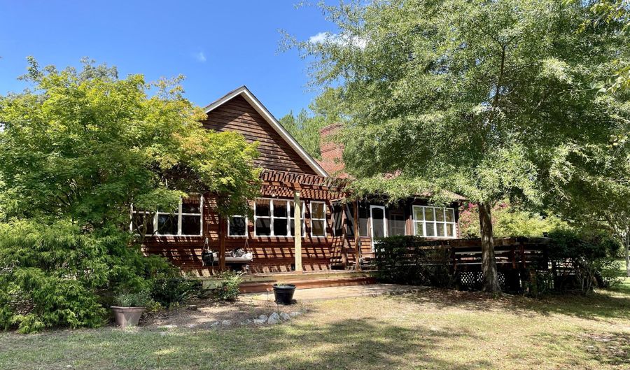 245 Lakeside Dr, Aberdeen, NC 28315 - 3 Beds, 2 Bath