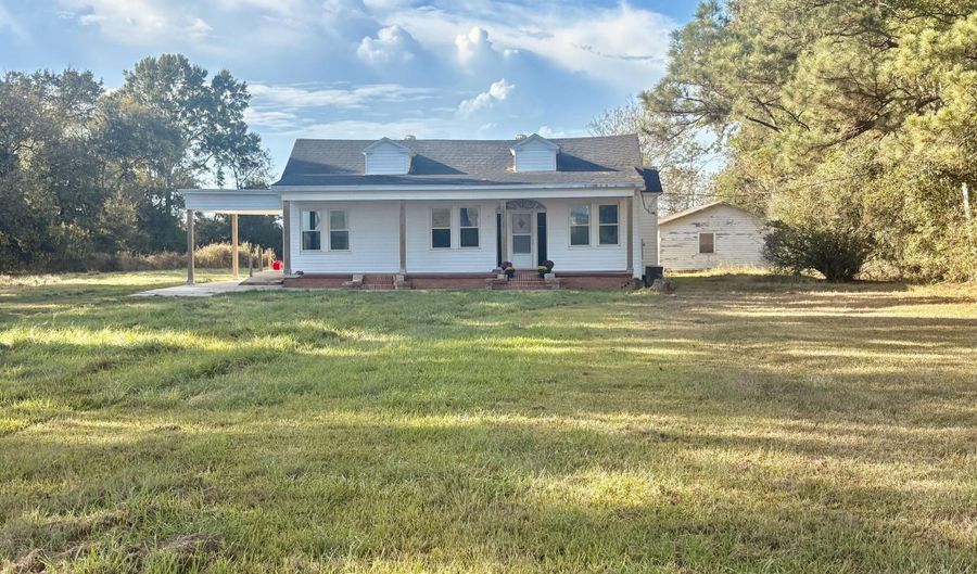 12419 Veterans Memorial Dr, Abbeville, LA 70510 - 3 Beds, 2 Bath