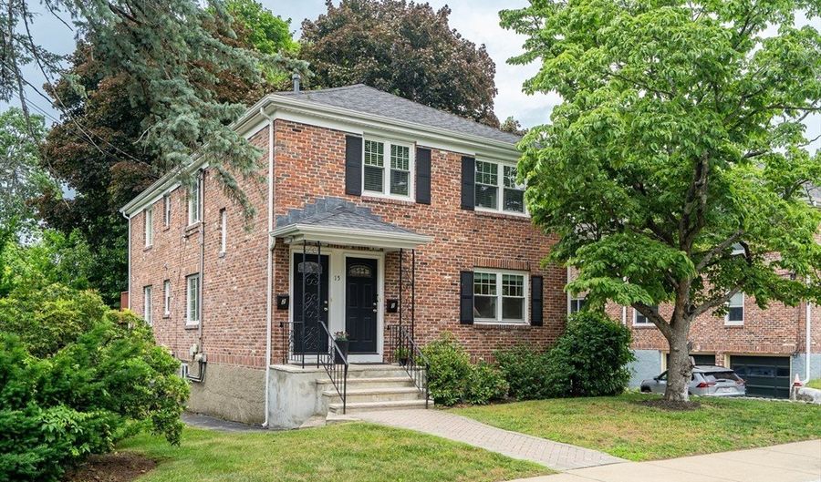 15 Spinney St 1, Boston, MA 02132 - 2 Beds, 2 Bath