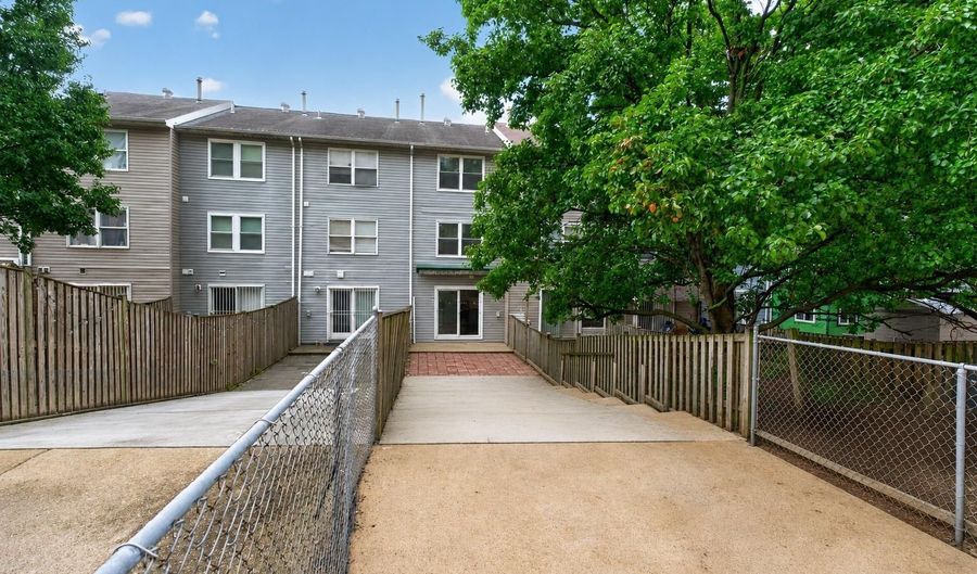 1321 BELMONT St NW, Washington, DC 20009 - 5 Beds, 3 Bath