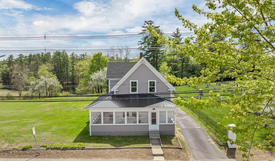 29 Main St, Alton, NH 03809 - 3 Beds, 1 Bath