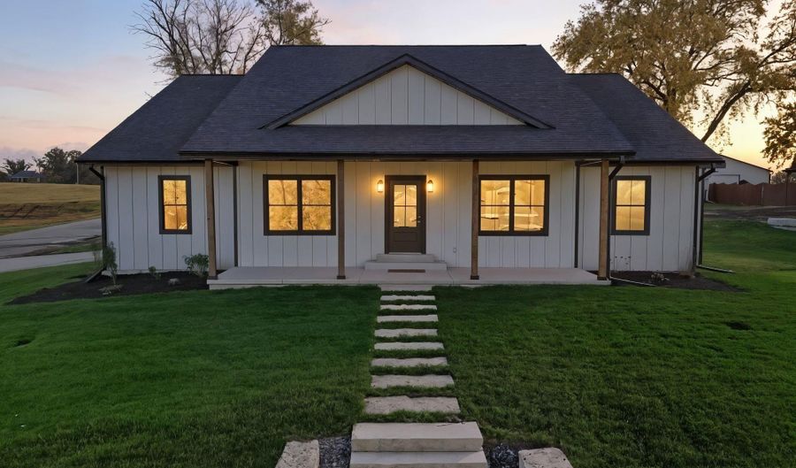 702 Spring St, Adams, NE 68301 - 5 Beds, 3 Bath