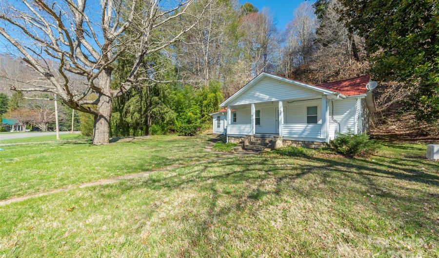 9521 Cruso Rd, Canton, NC 28716 - 3 Beds, 1 Bath