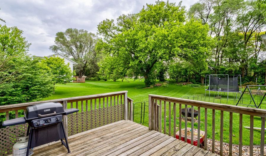 806 Vermont Cir, Ames, IA 50014 - 4 Beds, 4 Bath