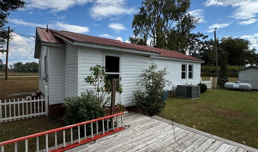 9697 US 52 Hwy N, Ansonville, NC 28007 - 2 Beds, 1 Bath