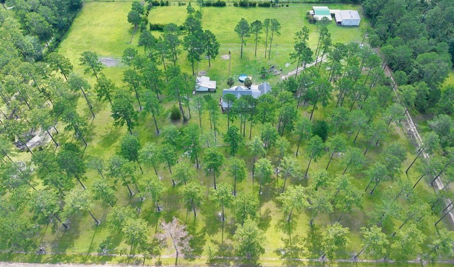 634 Alapaha River Dr, Alapaha, GA 31622 - 5 Beds, 4 Bath
