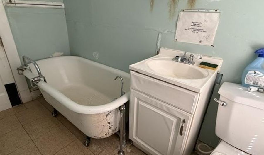 40 MUNROE Ct, Annapolis, MD 21401 - 3 Beds, 1 Bath