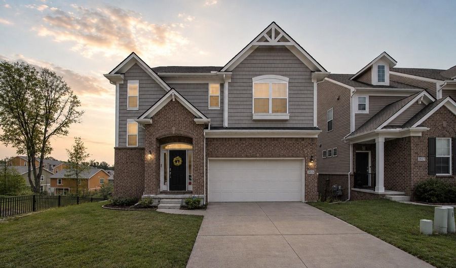 2825 Dillon Dr, Ann Arbor, MI 48105 - 5 Beds, 3 Bath