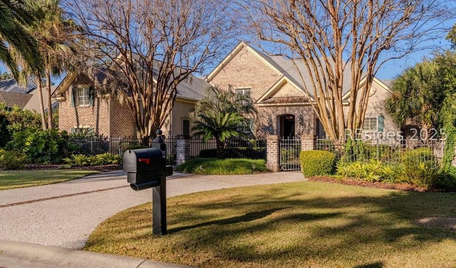 12 Turnberry Way, Bluffton, SC 29910 - 5 Beds, 6 Bath