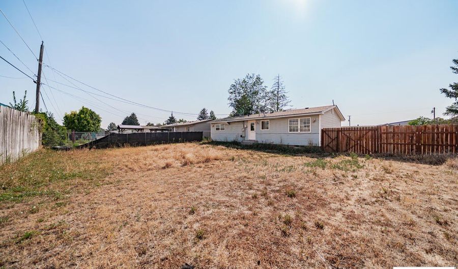 3455 Ross Ave, Ammon, ID 83206 - 5 Beds, 2 Bath