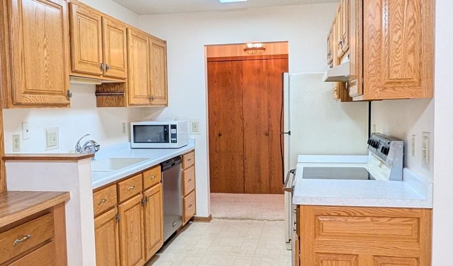 1200 18th Ave NW 118, Austin, MN 55912 - 2 Beds, 1 Bath