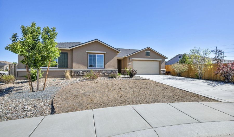 7181 Saddlehorn Rd, Carson City, NV 89701 - 4 Beds, 3 Bath