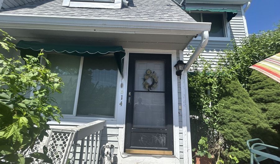 614 Longfellow Dr 614, Branford, CT 06405 - 2 Beds, 3 Bath