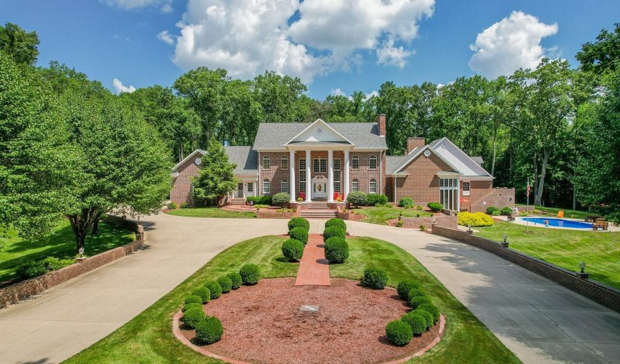 157 The Woods, Bedford, IN 47421 - 7 Beds, 8 Bath