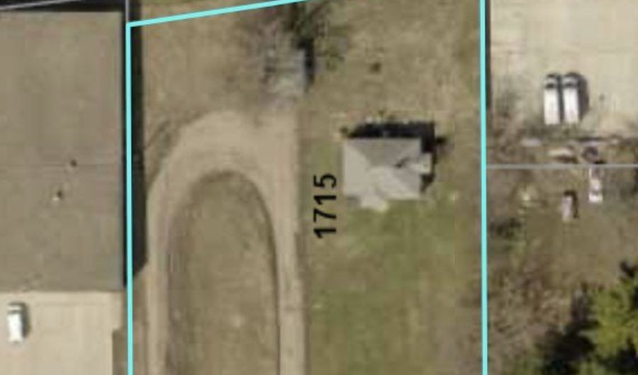 1715 SE Marshall St, Albert Lea, MN 56007 - 3 Beds, 2 Bath