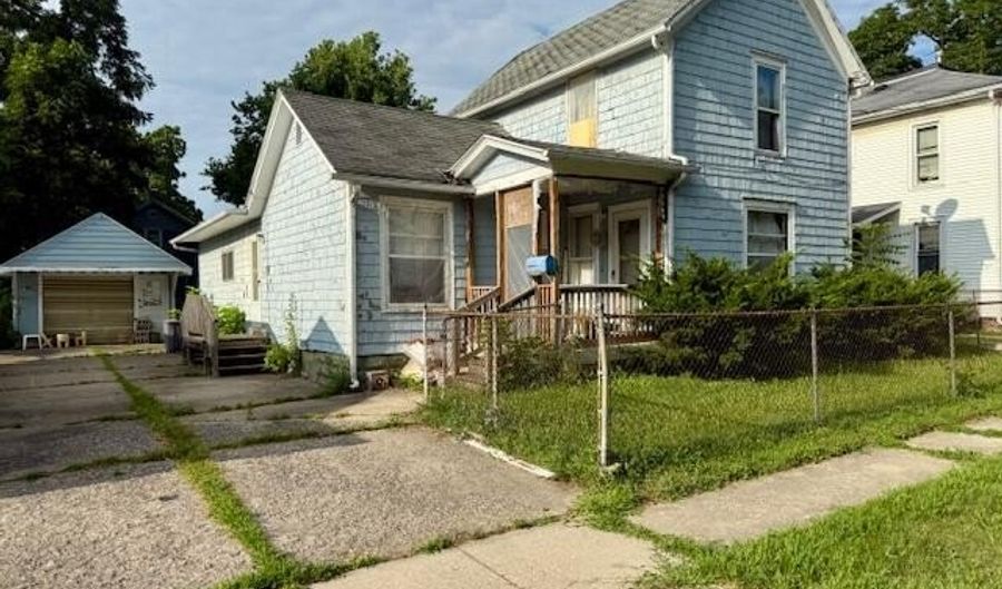 1108 Frank St, Adrian, MI 49221 - 4 Beds, 1 Bath